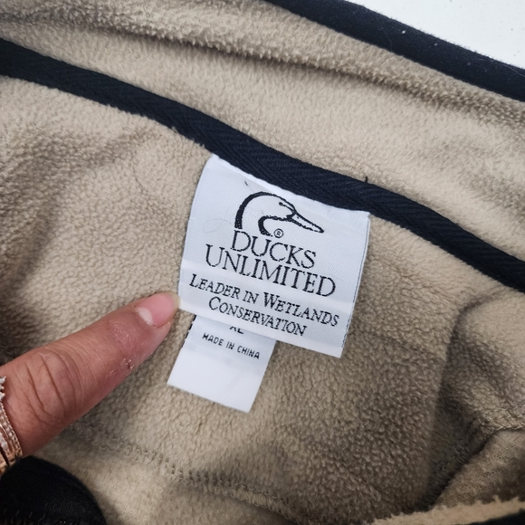 duck unlimited beige full zip fleece sweater - Picture 5 of 9
